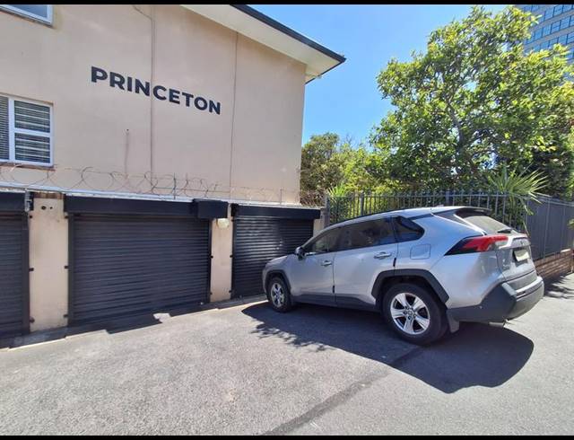 3 BEDROOM APARTMENT FOR SALE IN SEA POINT